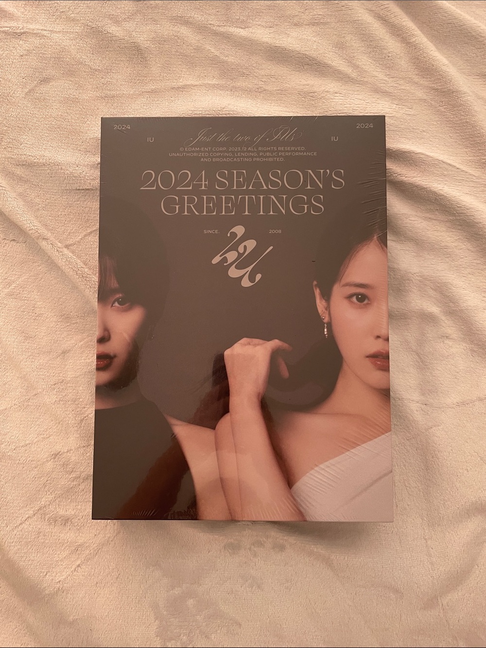 Official IU 2024 Season’s Greetings (SEALED)